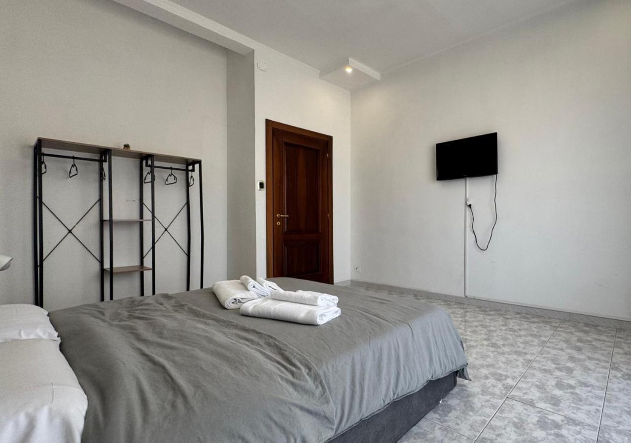 Corso Novara - 8 Posti Letto E Self Check-In Vicino La Stazione Centrale Di Napoli Zewnętrze zdjęcie