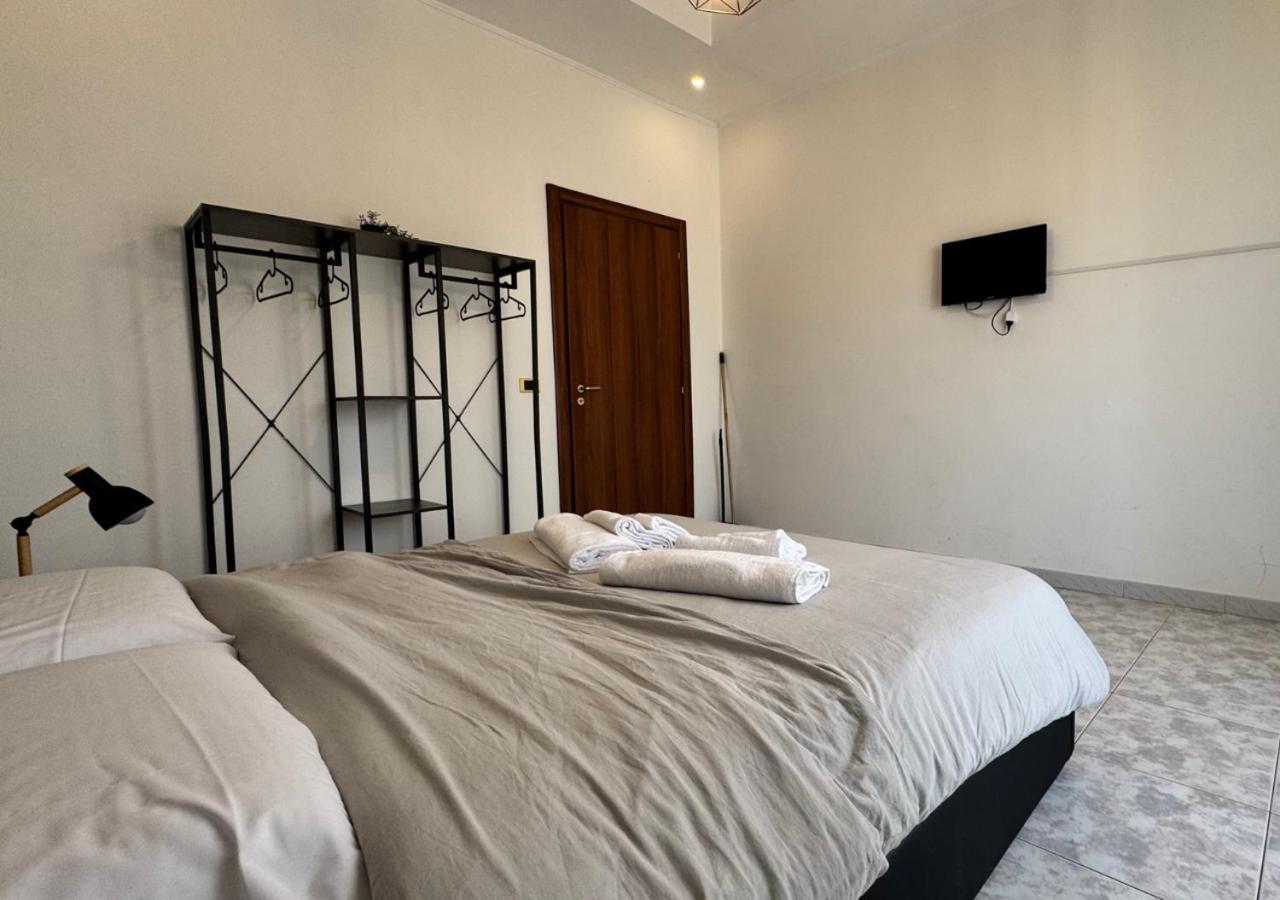 Corso Novara - 8 Posti Letto E Self Check-In Vicino La Stazione Centrale Di Napoli Zewnętrze zdjęcie